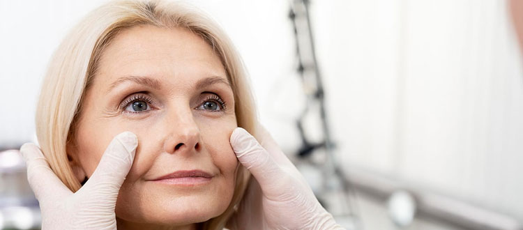 Clinical assessment of facial features in healthcare setting